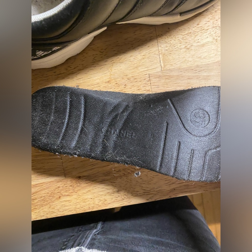 Chanel black white leather logo sneakers G 31711 - Picture 14 of 16